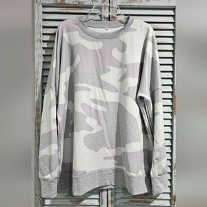 BOUTIQUE MUTED CAMOFLAUGE SWEATSHIRT Size Large Soft Knit Cozy Unbranded